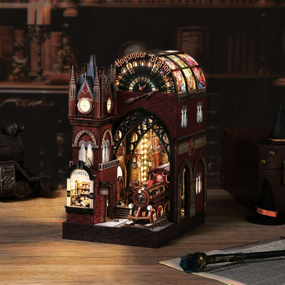Hogsmoor Station DIY Book Nook Kit