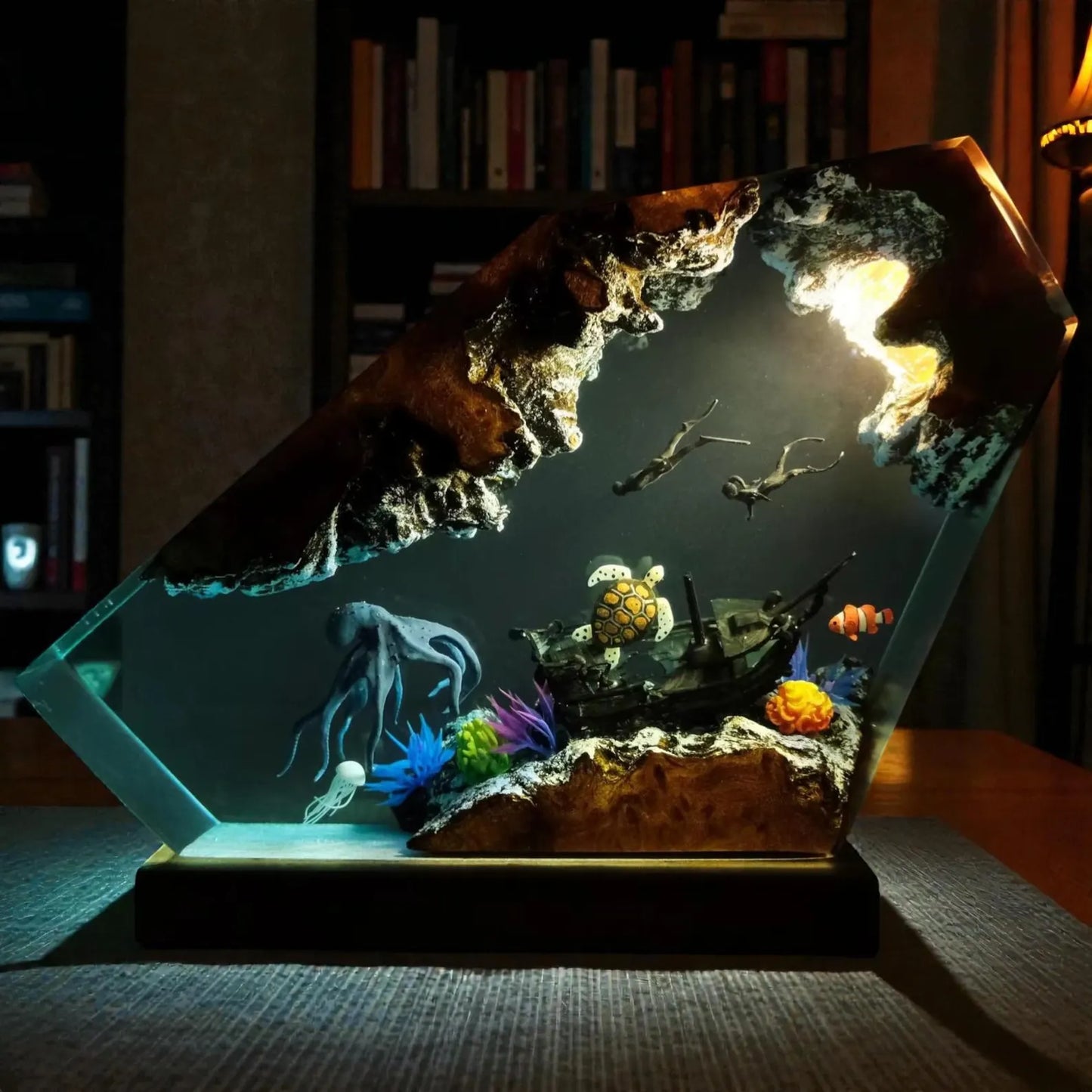 Handmade Resin Ocean Lamp, Octopus Divers Diorama, Wood Base Night Light（ Best Gift 🎁 ）