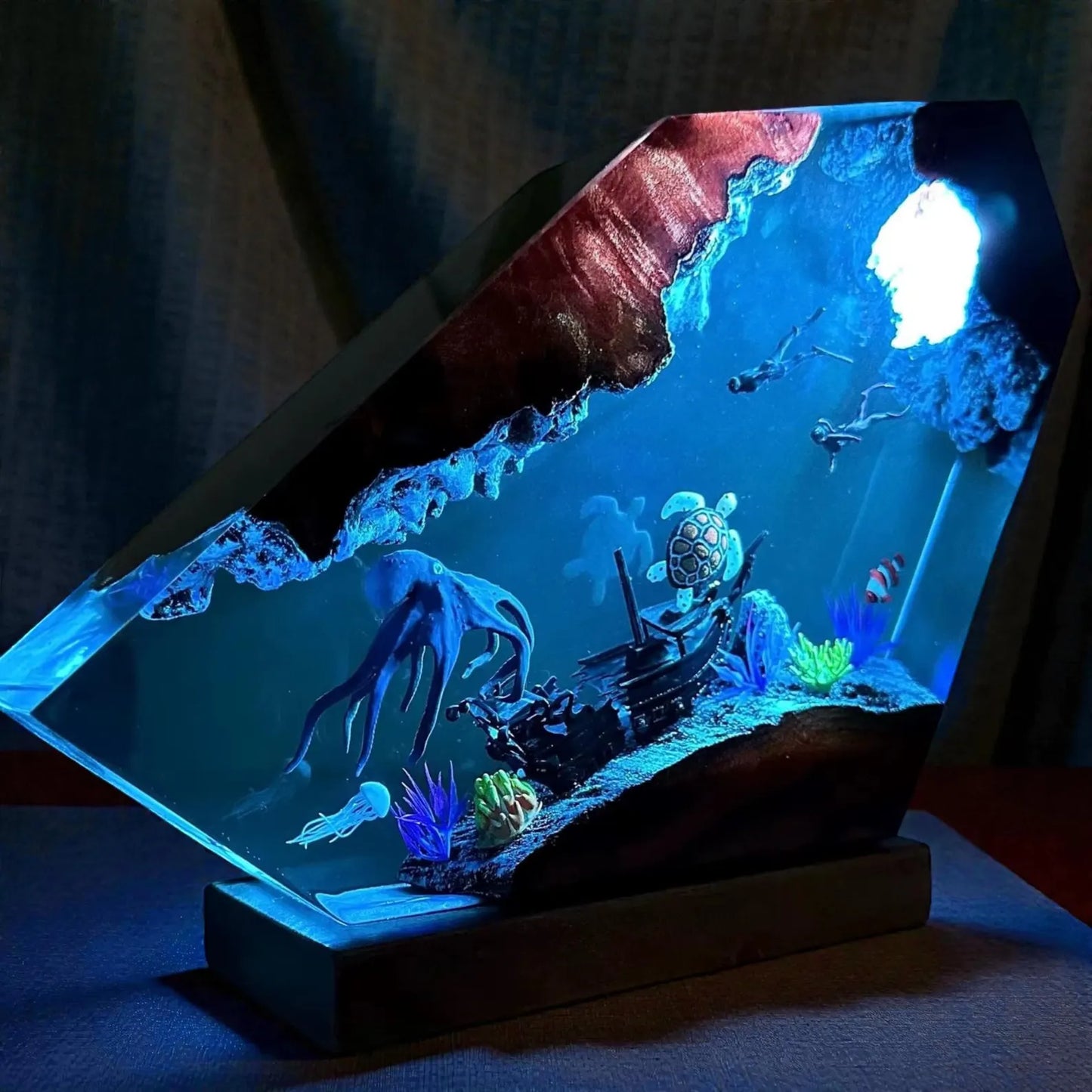 Handmade Resin Ocean Lamp, Octopus Divers Diorama, Wood Base Night Light（ Best Gift 🎁 ）