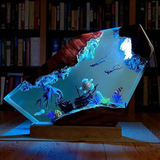 Handmade Resin Ocean Lamp, Octopus Divers Diorama, Wood Base Night Light（ Best Gift 🎁 ）