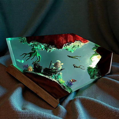 Handmade Resin Ocean Lamp, Octopus Divers Diorama, Wood Base Night Light（ Best Gift 🎁 ）