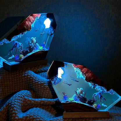 Handmade Resin Ocean Lamp, Octopus Divers Diorama, Wood Base Night Light（ Best Gift 🎁 ）